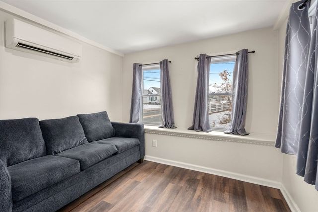350 West Street 5, Ludlow, MA 01056