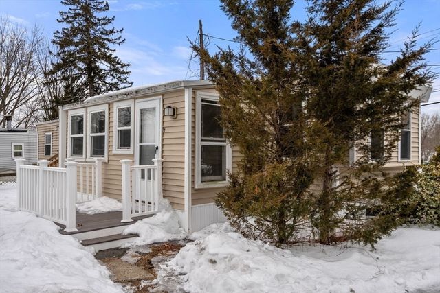 350 West Street 5, Ludlow, MA 01056