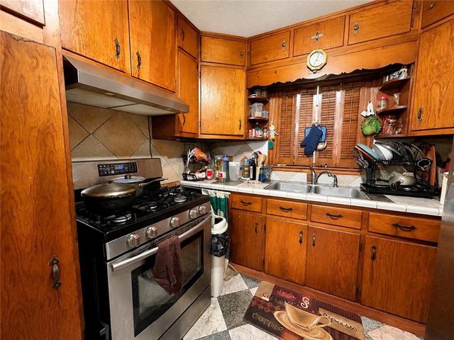1035 Stoneybrook Road, Forest Park, GA 30297