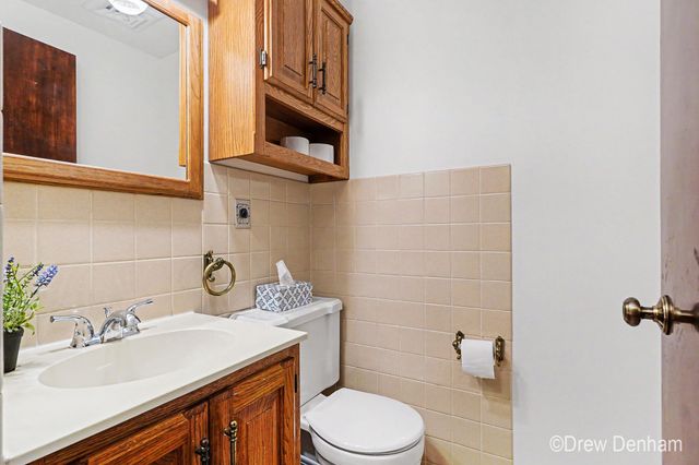 2525 S 8 Mile Road, Auburn, MI 48611