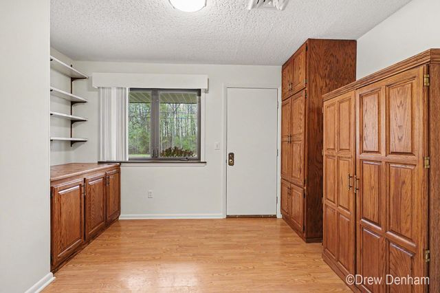 2525 S 8 Mile Road, Auburn, MI 48611