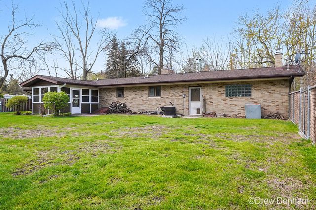 2525 S 8 Mile Road, Auburn, MI 48611