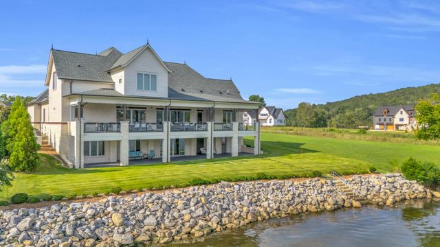 290 Edgewater Way, Jasper, TN 37347