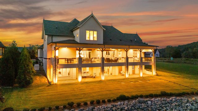 290 Edgewater Way, Jasper, TN 37347