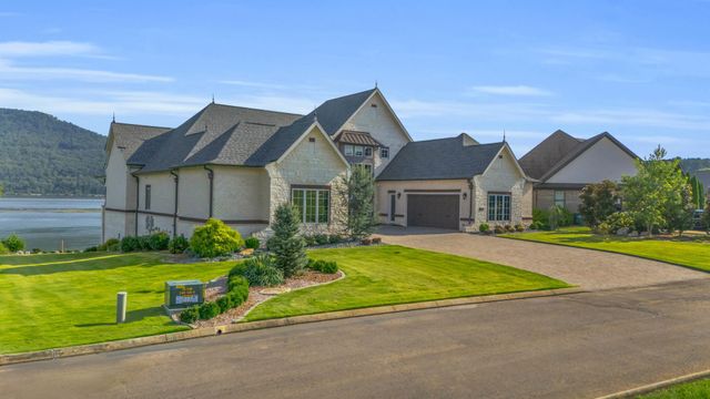 290 Edgewater Way, Jasper, TN 37347