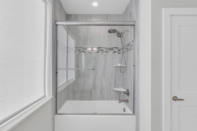 290 Edgewater Way, Jasper, TN 37347