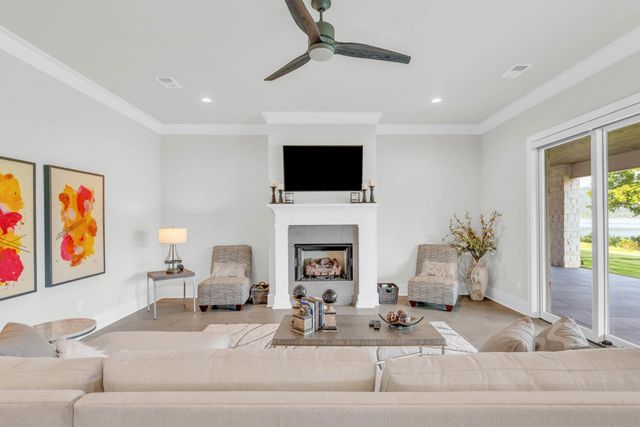 290 Edgewater Way, Jasper, TN 37347