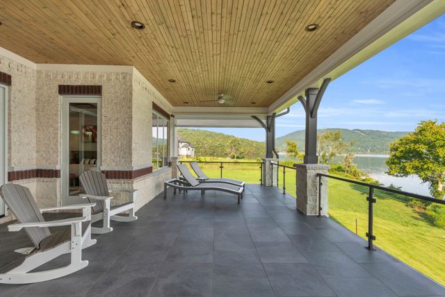 290 Edgewater Way, Jasper, TN 37347