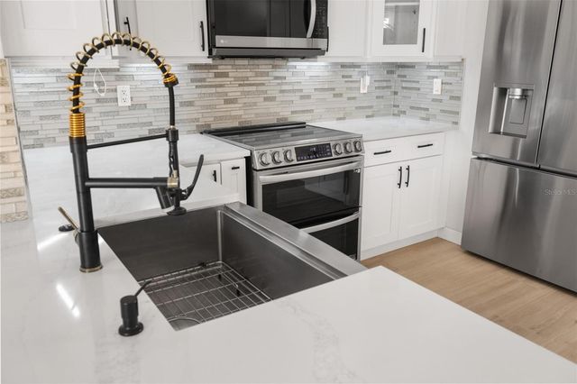 4608 VINTAGE DRIVE, Sarasota, FL 34243