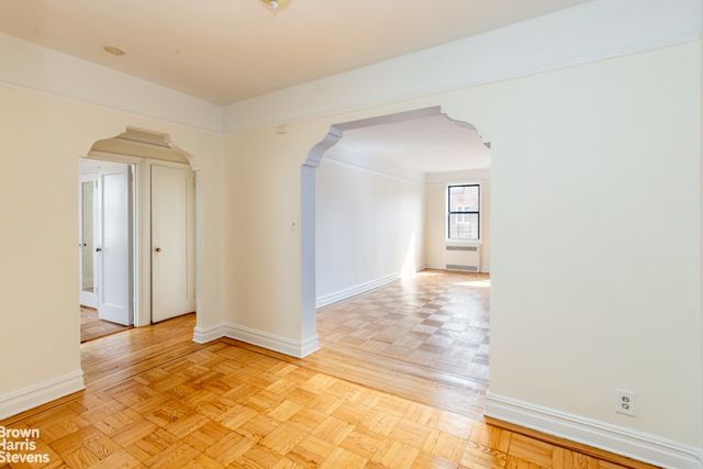 3520 73rd St Apt 6O, New York City, NY 11372