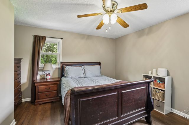 2420 Hawkersmith Rd, Manchester, TN 37355