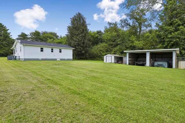 2420 Hawkersmith Rd, Manchester, TN 37355