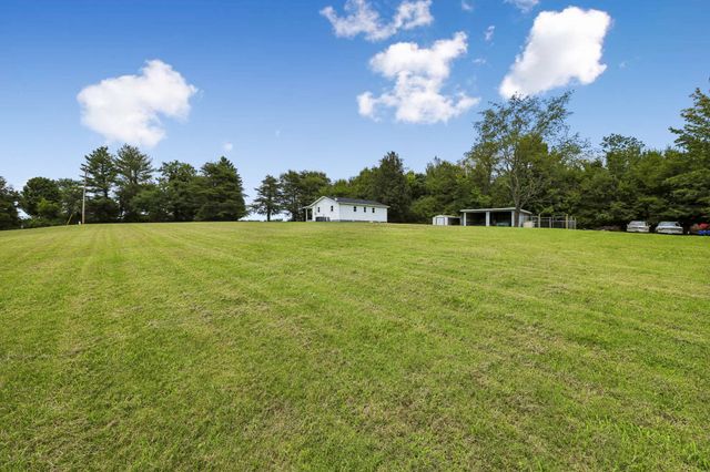 2420 Hawkersmith Rd, Manchester, TN 37355