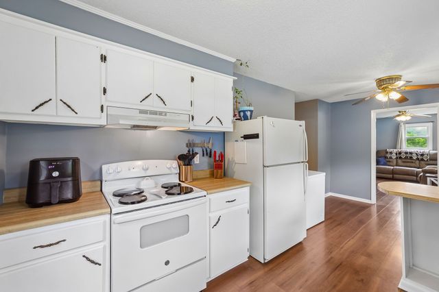 2420 Hawkersmith Rd, Manchester, TN 37355