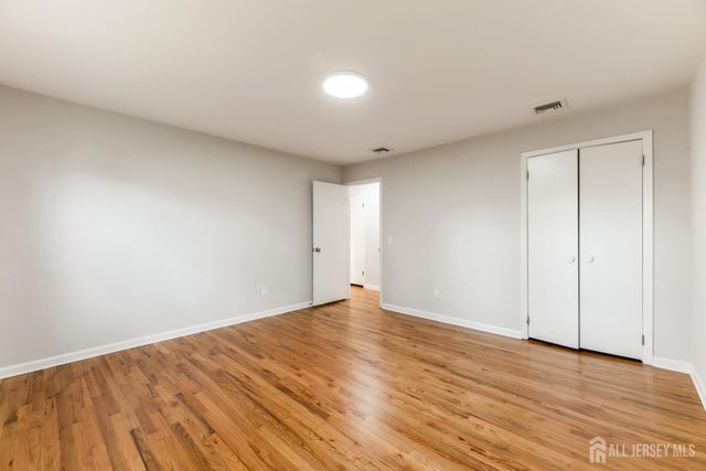 273 W Indiana Avenue, Iselin, NJ 08830