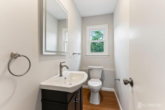 273 W Indiana Avenue, Iselin, NJ 08830