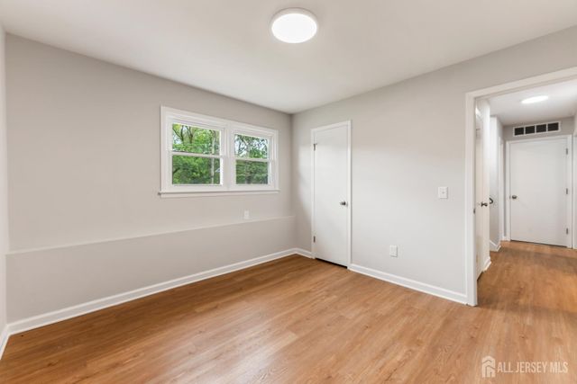 273 W Indiana Avenue, Iselin, NJ 08830