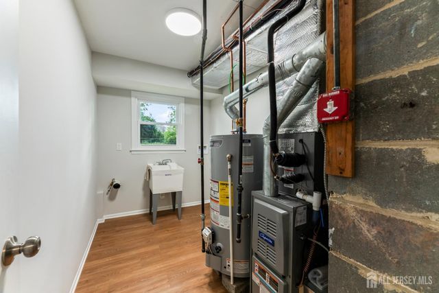 273 W Indiana Avenue, Iselin, NJ 08830