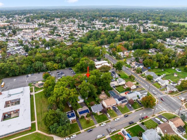 273 W Indiana Avenue, Iselin, NJ 08830