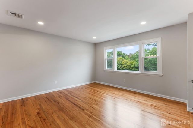 273 W Indiana Avenue, Iselin, NJ 08830