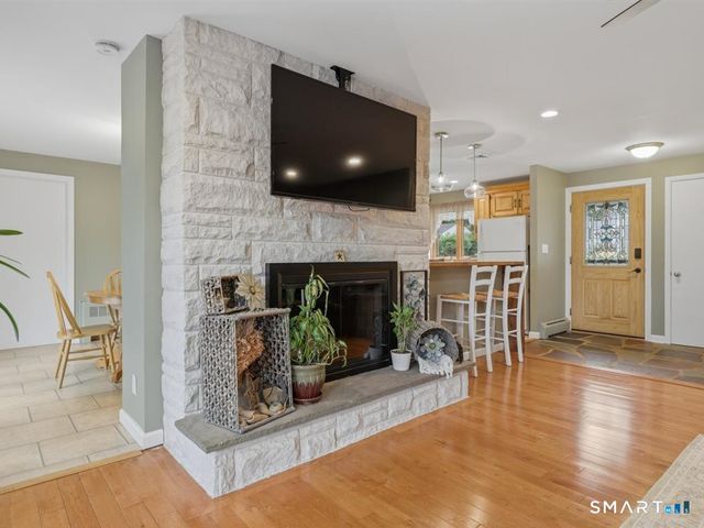 12 Wooding Road, Wallingford, CT 06492