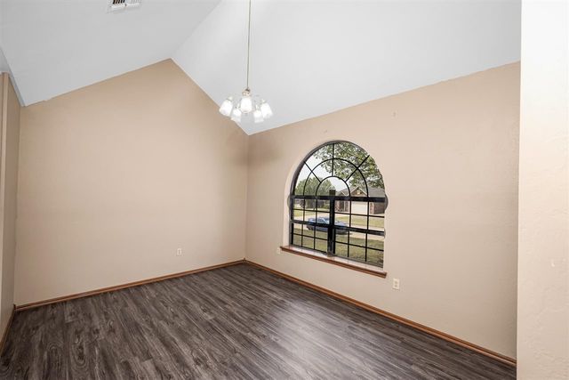 412 SE Lancelot, Lawton, OK 73501