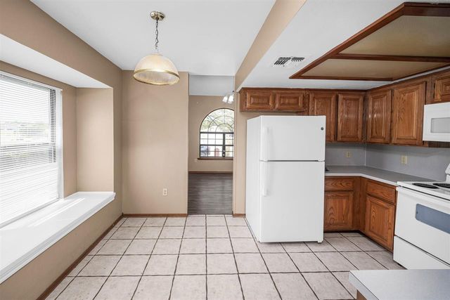 412 SE Lancelot, Lawton, OK 73501