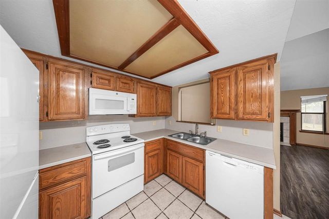 412 SE Lancelot, Lawton, OK 73501