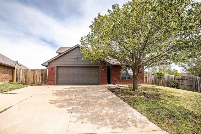 412 SE Lancelot, Lawton, OK 73501