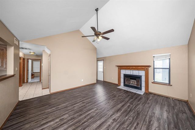 412 SE Lancelot, Lawton, OK 73501