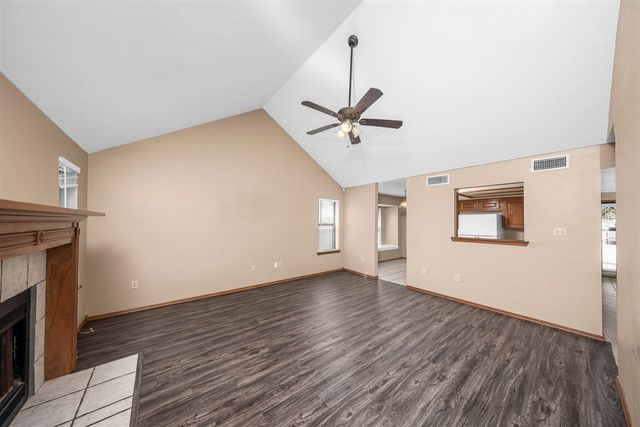 412 SE Lancelot, Lawton, OK 73501