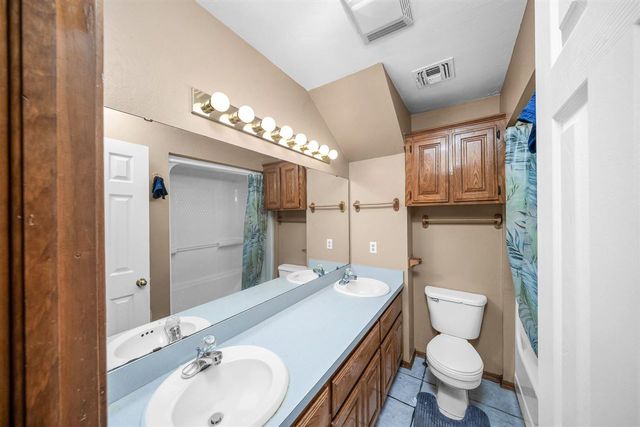 412 SE Lancelot, Lawton, OK 73501