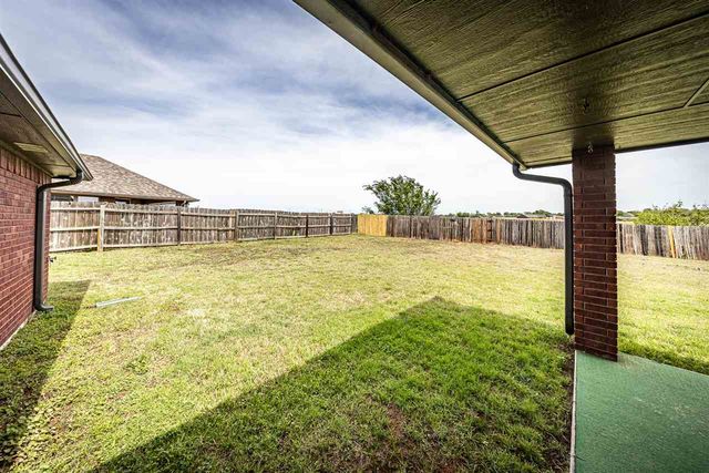 412 SE Lancelot, Lawton, OK 73501