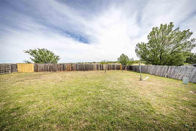 412 SE Lancelot, Lawton, OK 73501