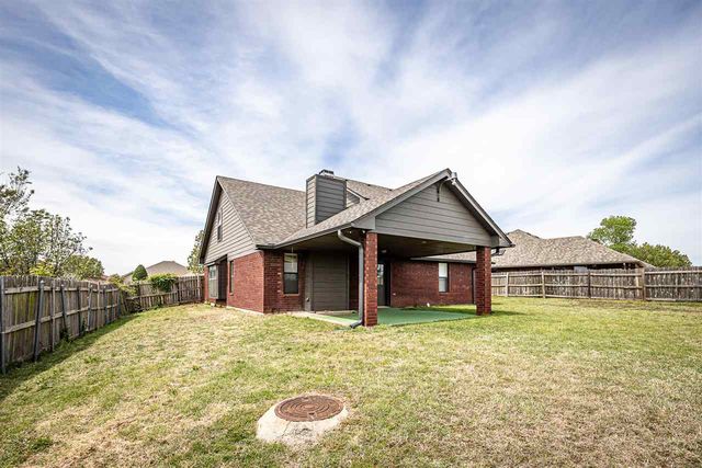 412 SE Lancelot, Lawton, OK 73501