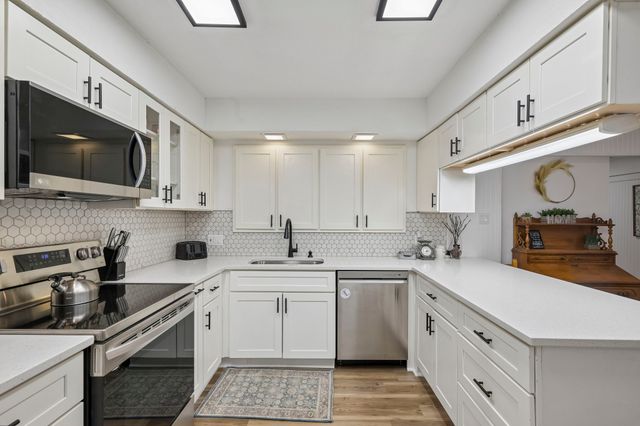 800 S Hyde Park Avenue, Denison, TX 75020