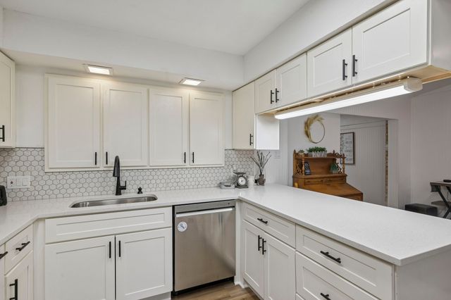 800 S Hyde Park Avenue, Denison, TX 75020