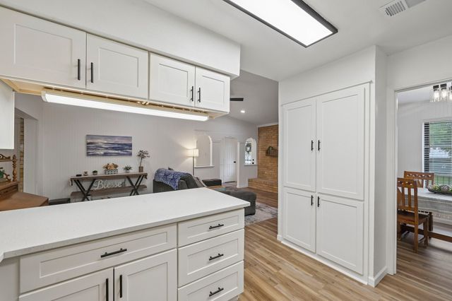800 S Hyde Park Avenue, Denison, TX 75020