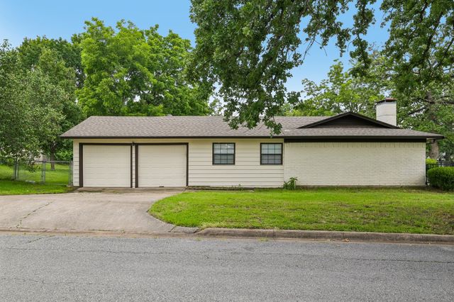 800 S Hyde Park Avenue, Denison, TX 75020