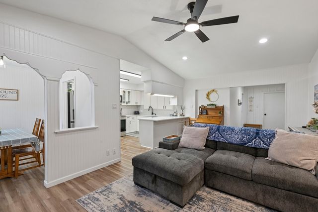 800 S Hyde Park Avenue, Denison, TX 75020
