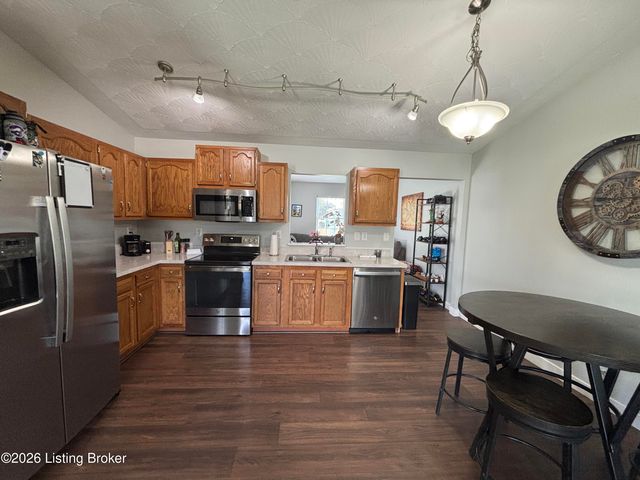 12215 Dulcie Ct, Louisville, KY 40229