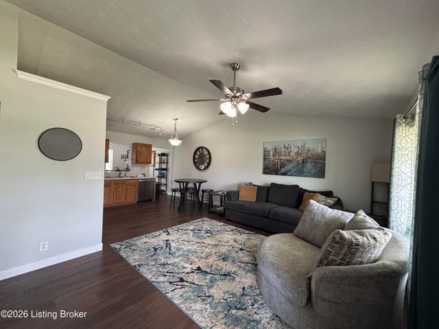 12215 Dulcie Ct, Louisville, KY 40229