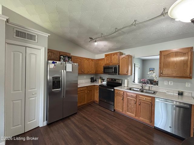 12215 Dulcie Ct, Louisville, KY 40229