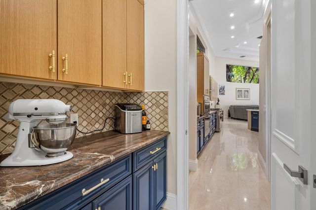 6595 NW 32nd Terrace, Boca Raton, FL 33496