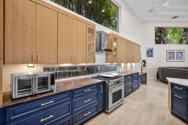 6595 NW 32nd Terrace, Boca Raton, FL 33496