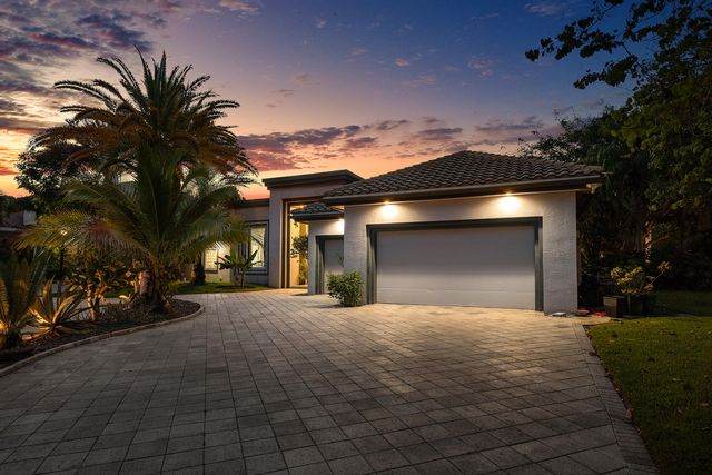 6595 NW 32nd Terrace, Boca Raton, FL 33496