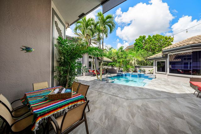 6595 NW 32nd Terrace, Boca Raton, FL 33496