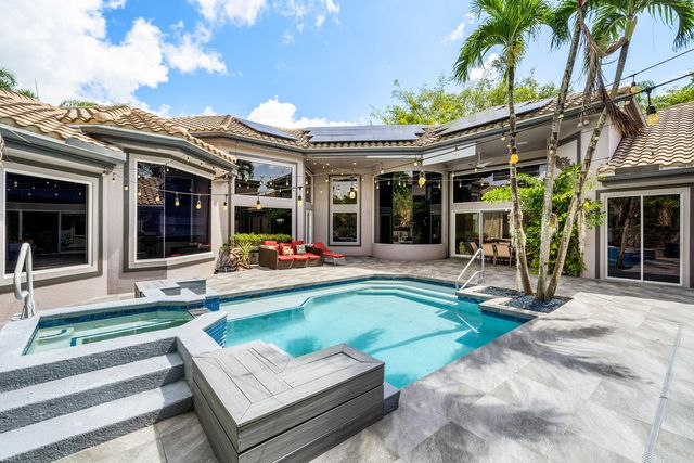 6595 NW 32nd Terrace, Boca Raton, FL 33496