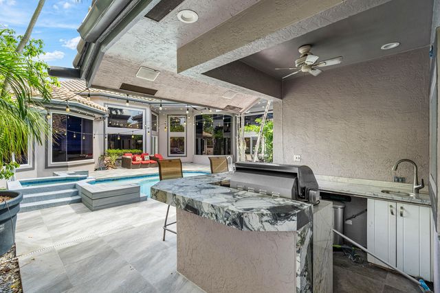 6595 NW 32nd Terrace, Boca Raton, FL 33496