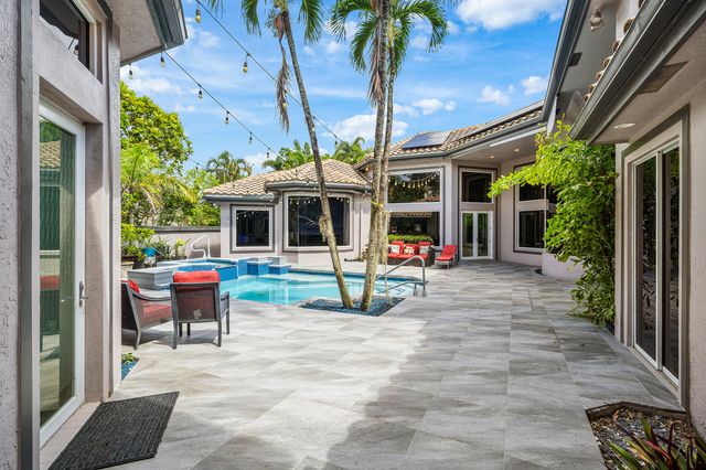 6595 NW 32nd Terrace, Boca Raton, FL 33496